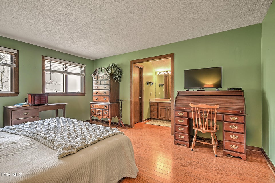 Photo #23: 270 Hampton Drive