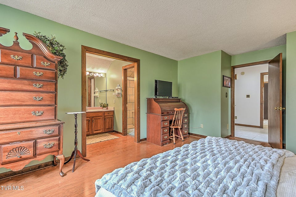 Photo #25: 270 Hampton Drive