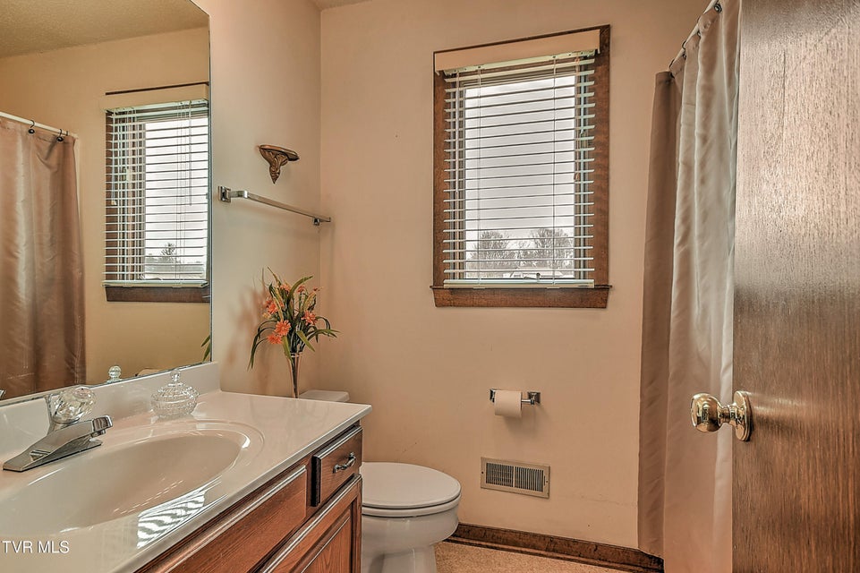 Photo #31: 270 Hampton Drive