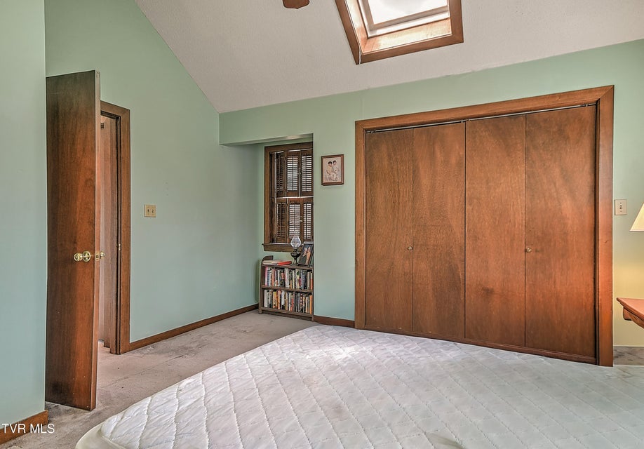 Photo #33: 270 Hampton Drive