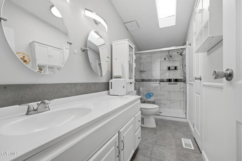 Photo #18: 3311 Rebecca Road