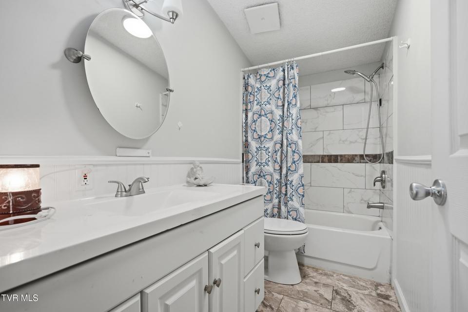 Photo #31: 3311 Rebecca Road