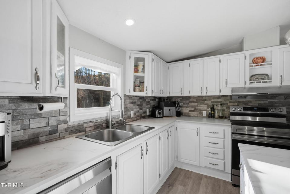 Photo #26: 3311 Rebecca Road