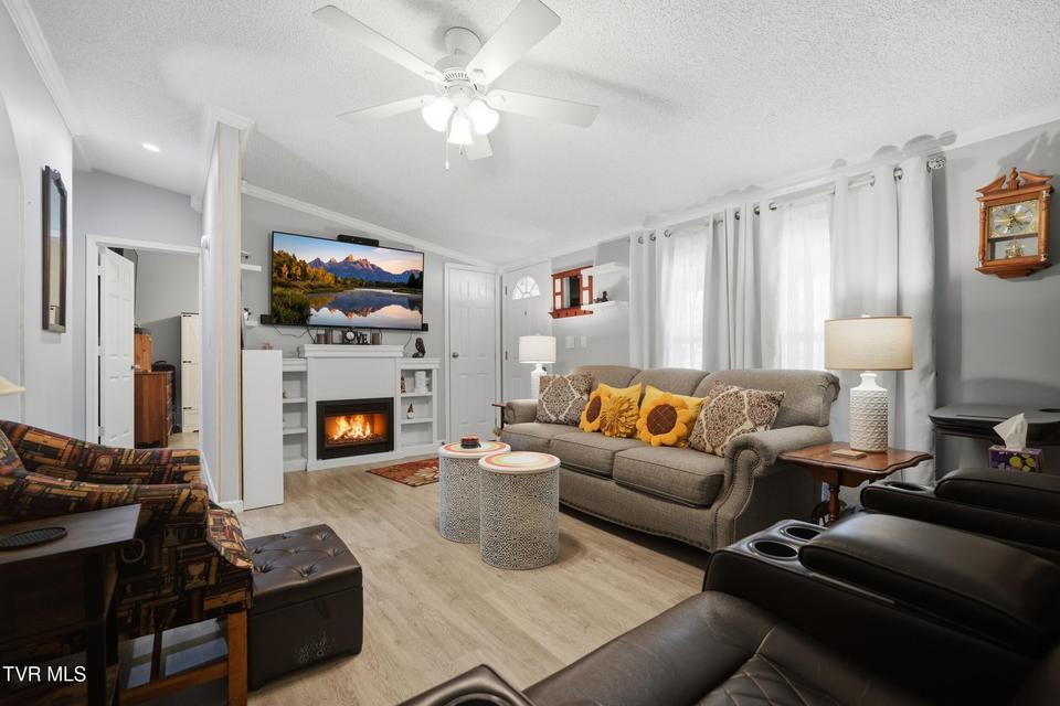 Photo #34: 3311 Rebecca Road