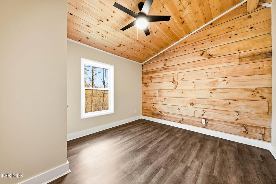 Photo #24: 954 Glasgow Street