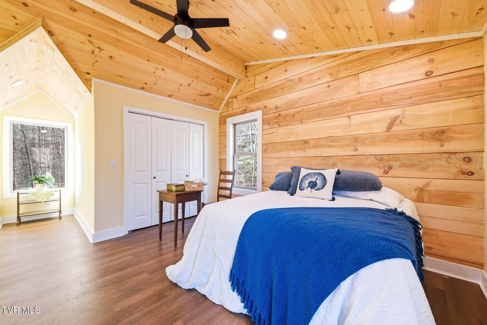 Photo #19: 954 Glasgow Street