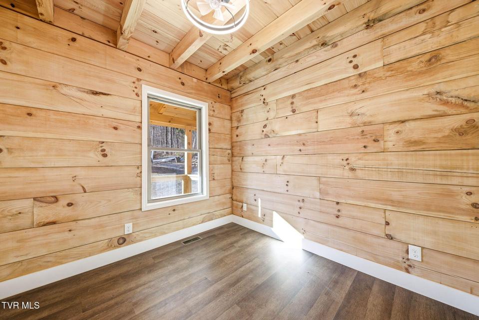 Photo #17: 954 Glasgow Street