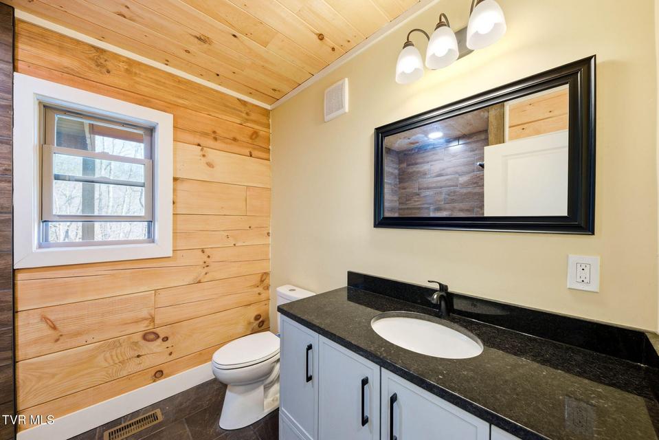 Photo #22: 954 Glasgow Street