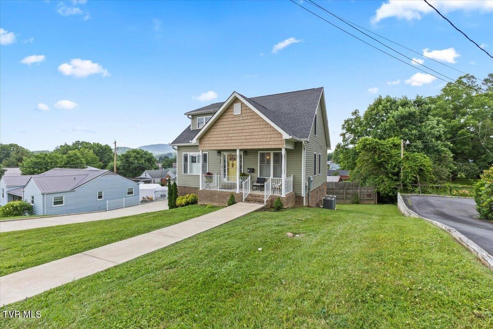 Photo #3: 404 Allen Avenue