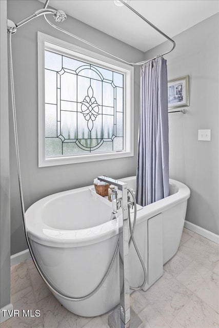 Photo #32: 404 Allen Avenue