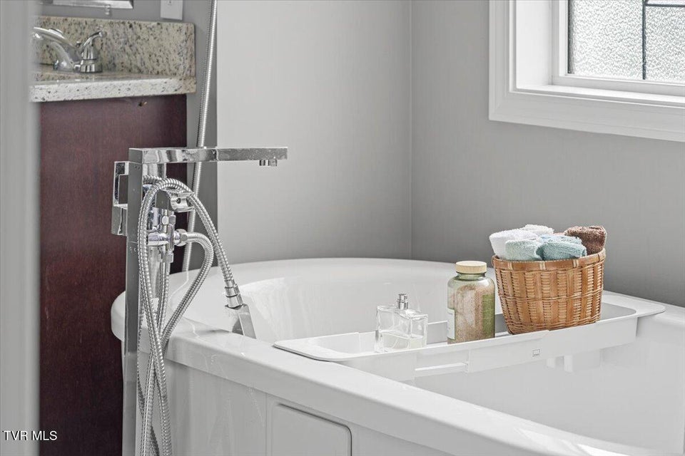 Photo #33: 404 Allen Avenue