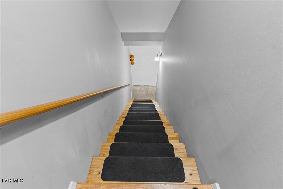 Photo #37: 404 Allen Avenue