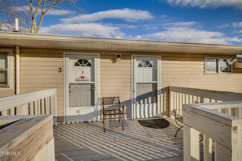 Photo #5: 702 Main Street