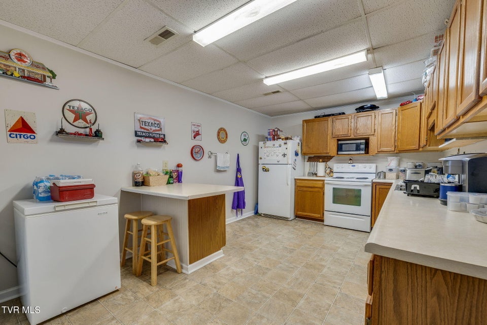 Photo #11: 702 Main Street