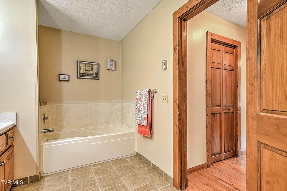 Photo #28: 122 Chase Drive