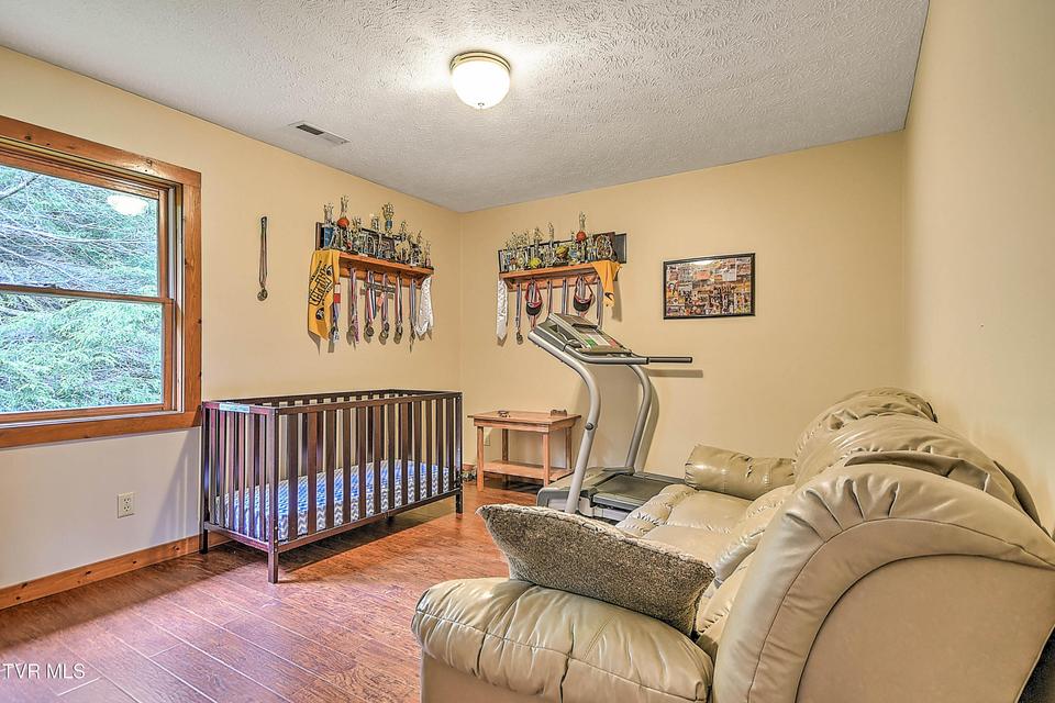 Photo #33: 122 Chase Drive