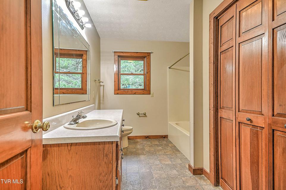 Photo #36: 122 Chase Drive