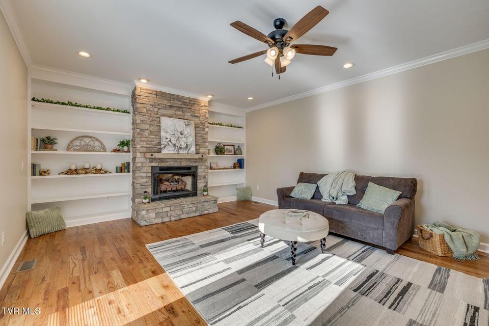 Photo #19: 6 Carriage Court