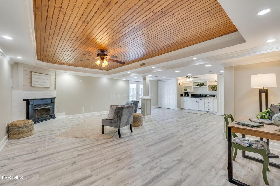 Photo #29: 6 Carriage Court