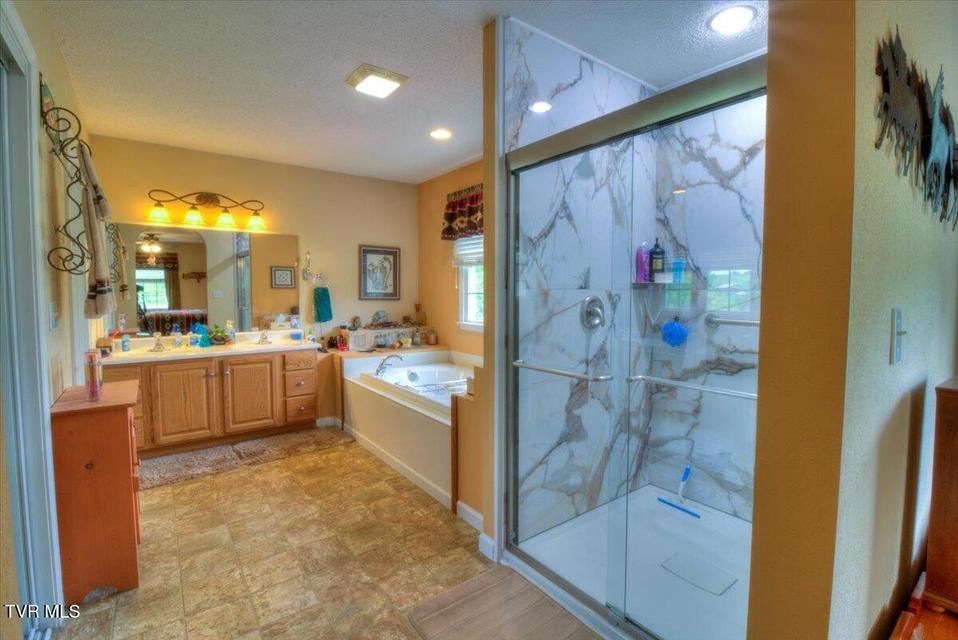 Photo #21: 123 Bermuda Drive