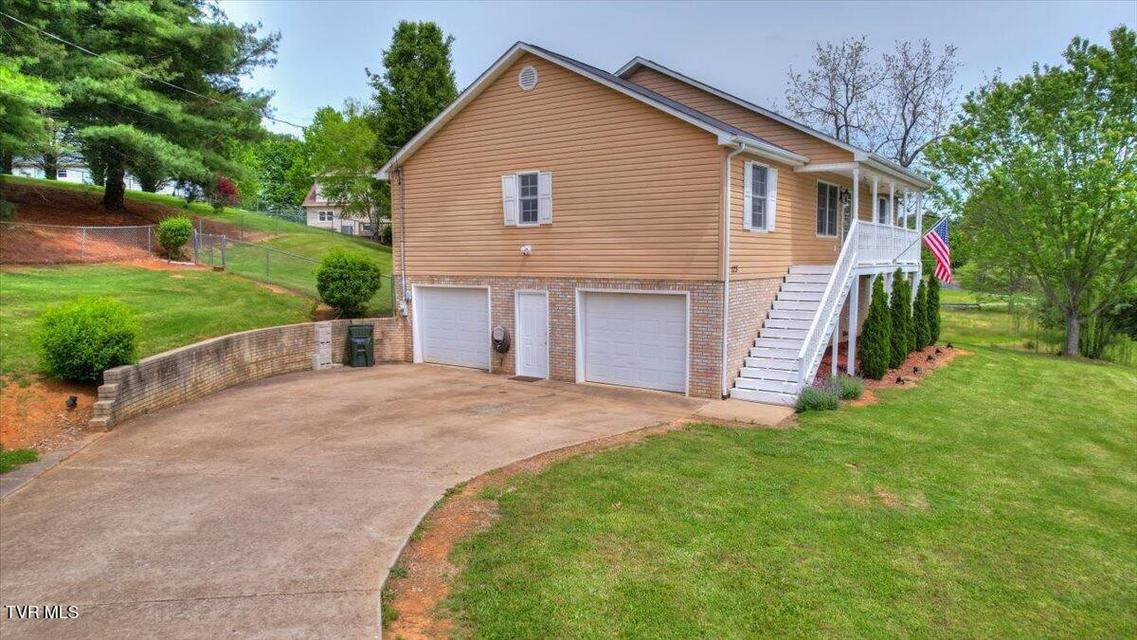 Photo #42: 123 Bermuda Drive