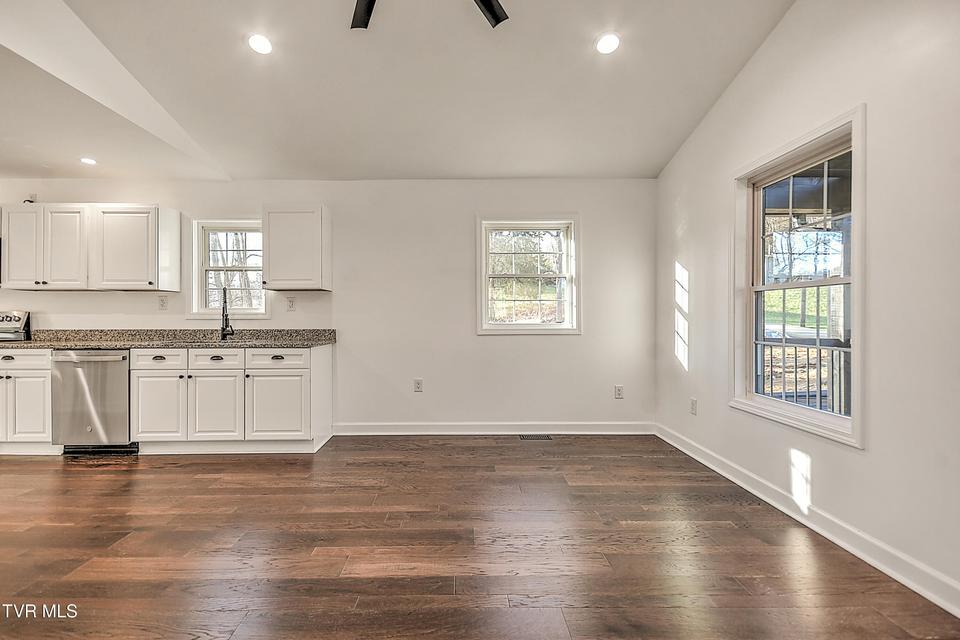 Photo #4: 143 Daniel Lane