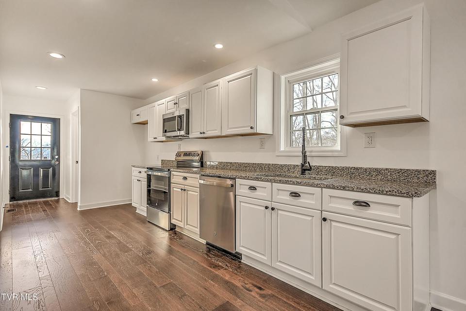 Photo #9: 143 Daniel Lane