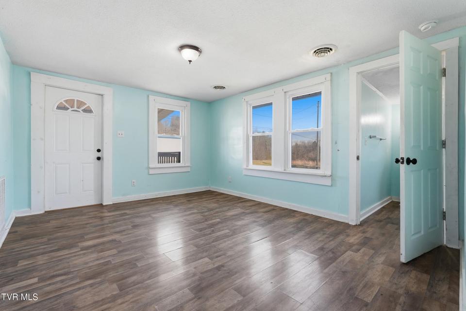 Photo #8: 40 Mount Pleasant Circle