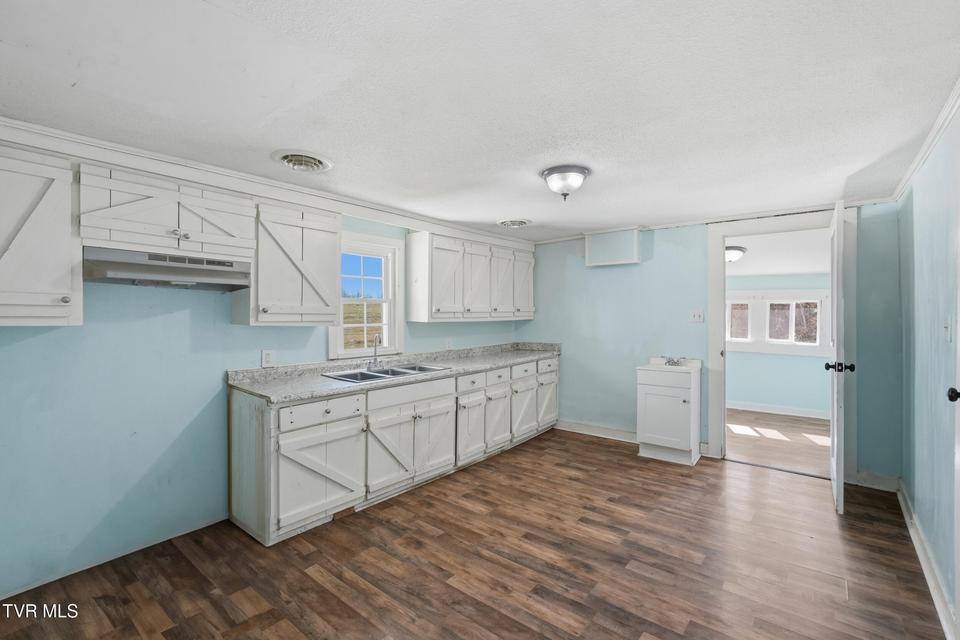 Photo #9: 40 Mount Pleasant Circle