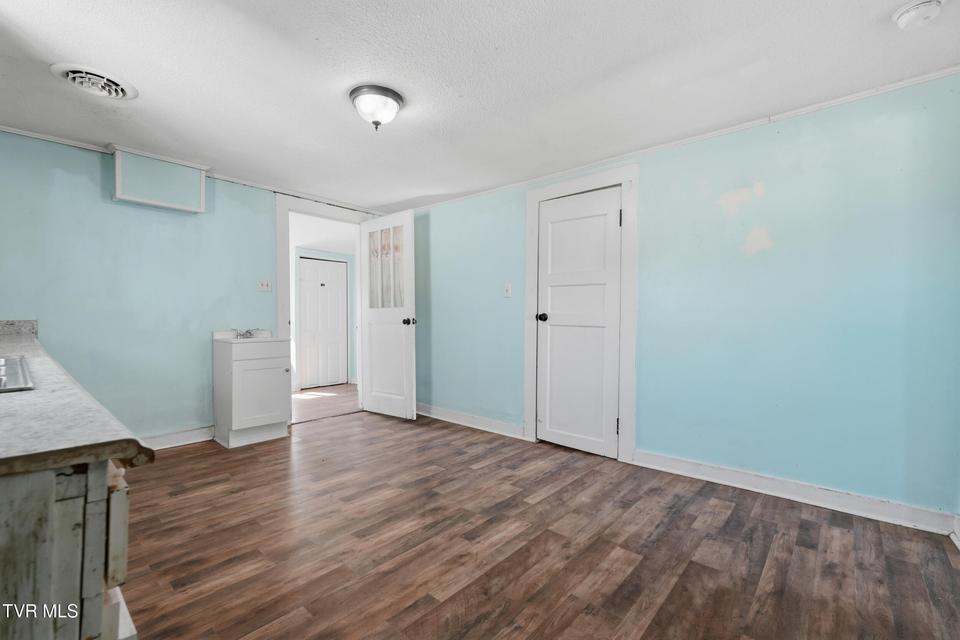 Photo #17: 40 Mount Pleasant Circle