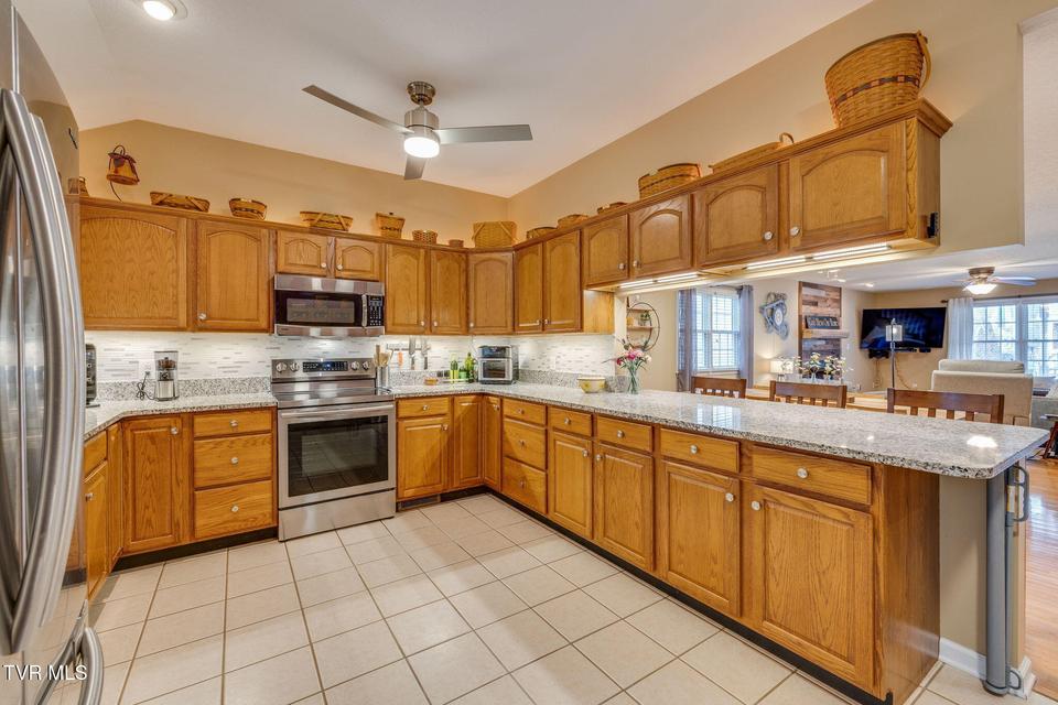 Photo #13: 613 Willowcrest Place