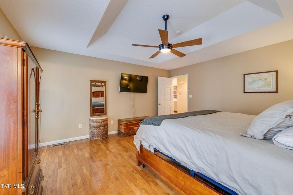 Photo #18: 613 Willowcrest Place