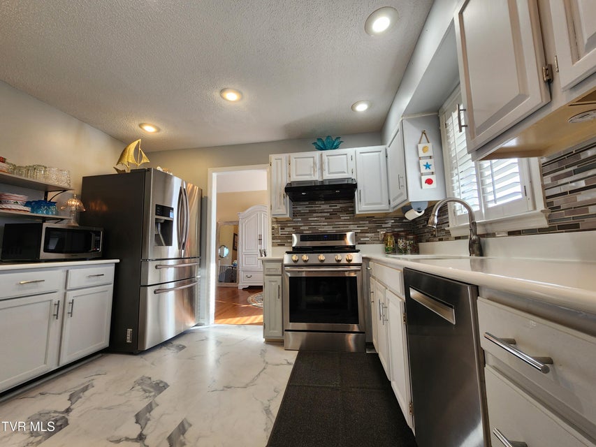 Photo #17: 15512 Woodstone Circle