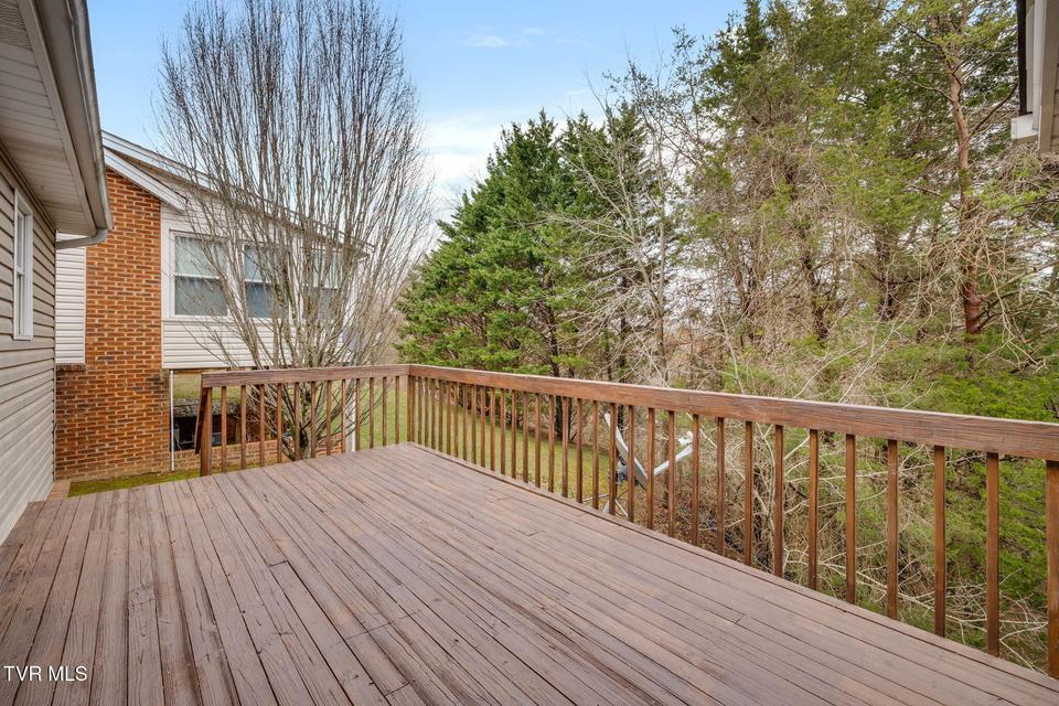 Photo #37: 613 Willowcrest Place