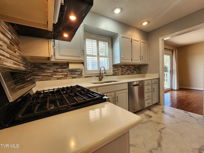 Photo #59: 15512 Woodstone Circle