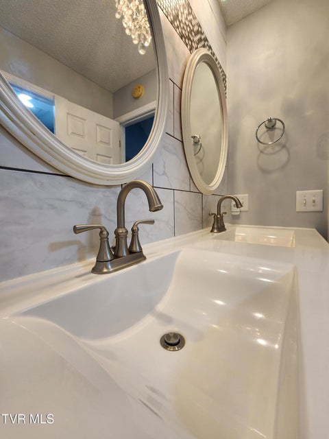 Photo #36: 15512 Woodstone Circle