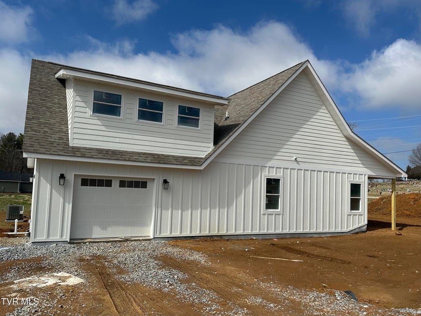 Photo #3: 50 Emperor Lane