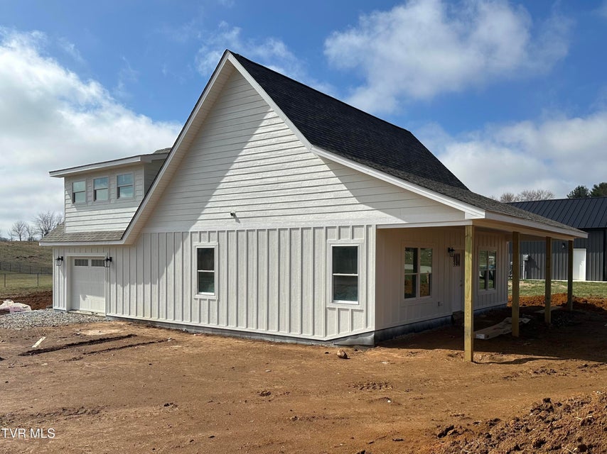 Photo #23: 50 Emperor Lane