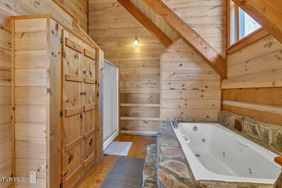 Photo #27: 319 Ivy Wood Lane