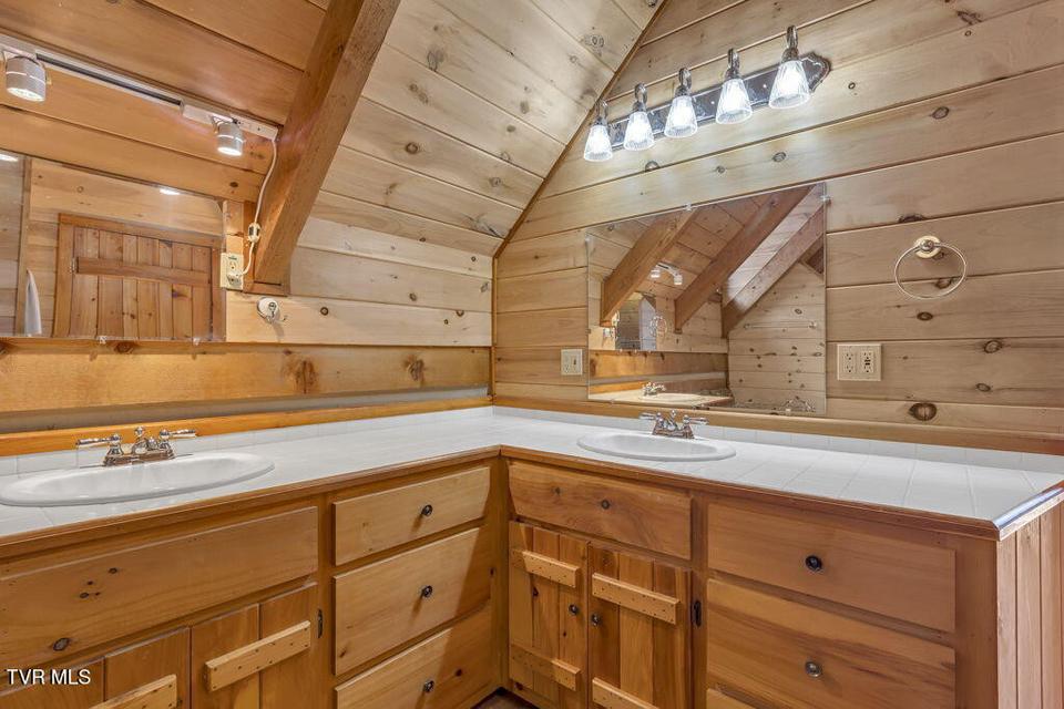 Photo #29: 319 Ivy Wood Lane