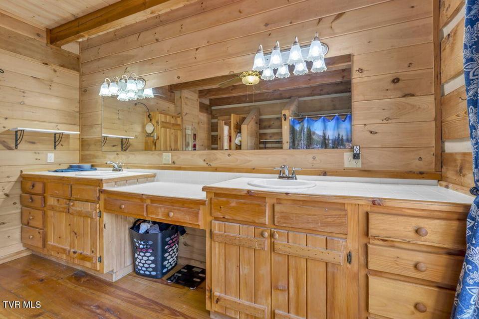 Photo #36: 319 Ivy Wood Lane