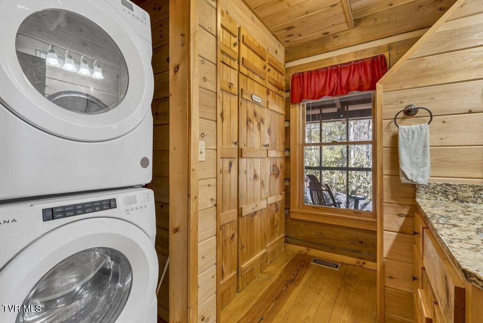 Photo #44: 319 Ivy Wood Lane