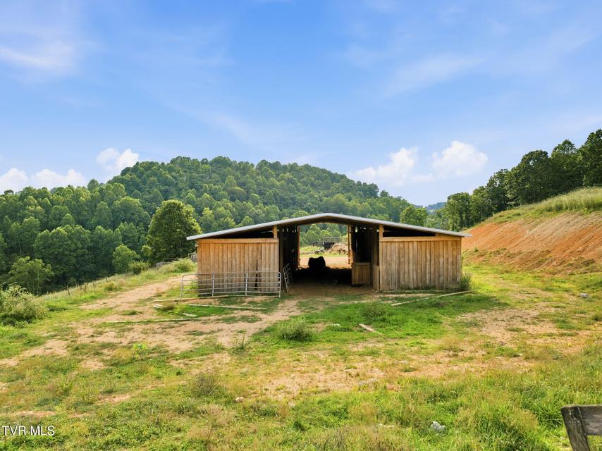 Photo #4: 431 Strong Hollow Lane