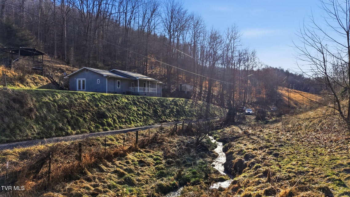 Photo #2: 431 Strong Hollow Lane