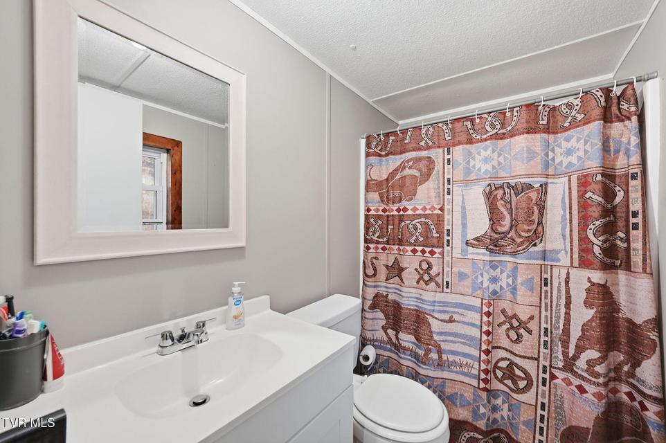 Photo #28: 431 Strong Hollow Lane