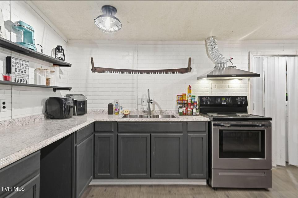 Photo #8: 431 Strong Hollow Lane