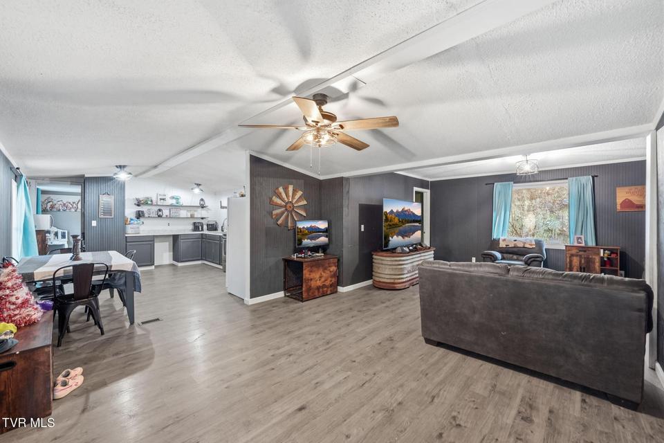 Photo #32: 431 Strong Hollow Lane