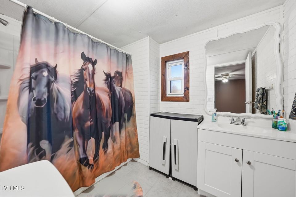 Photo #45: 431 Strong Hollow Lane