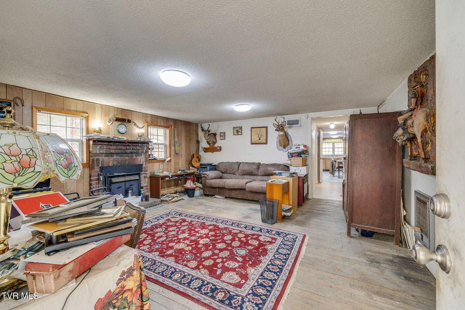 Photo #5: 547 Wynding Way Drive