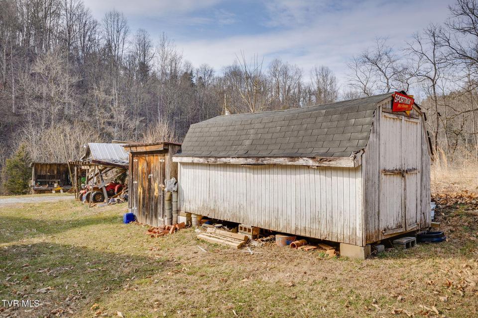 Photo #27: 547 Wynding Way Drive